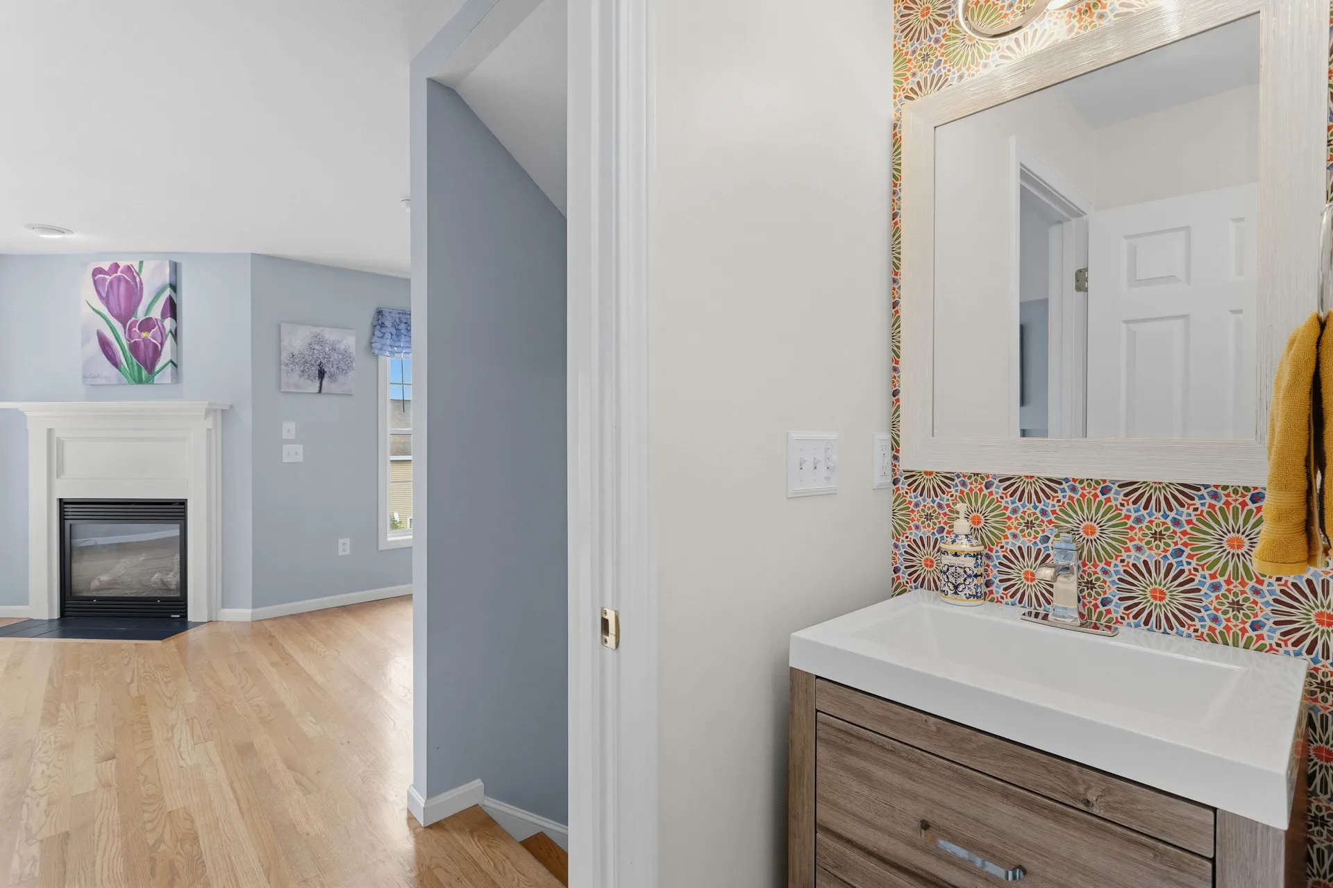 8 Canterberry Court Hudson NH 03051