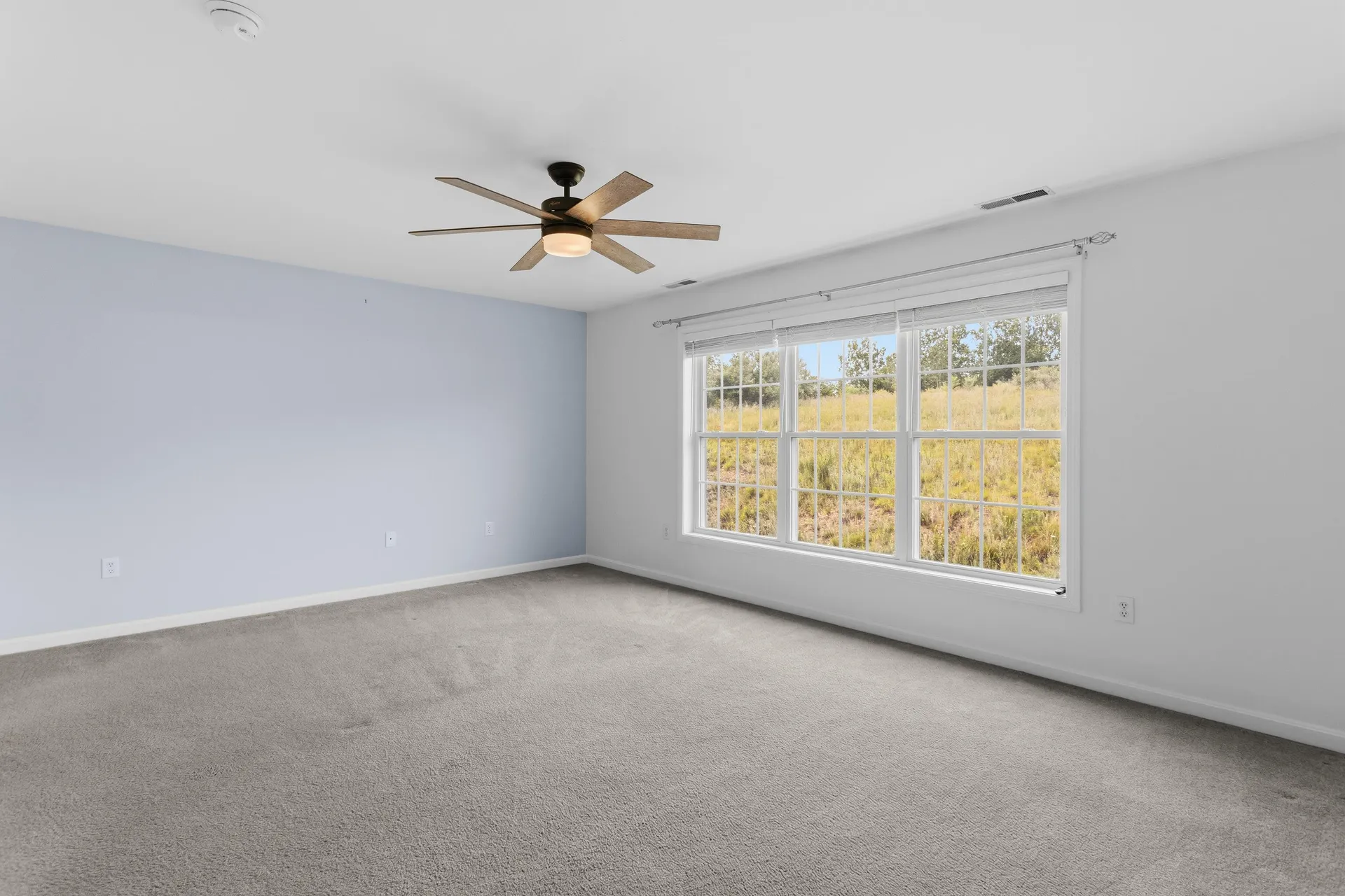 8 Canterberry Court Hudson NH 03051