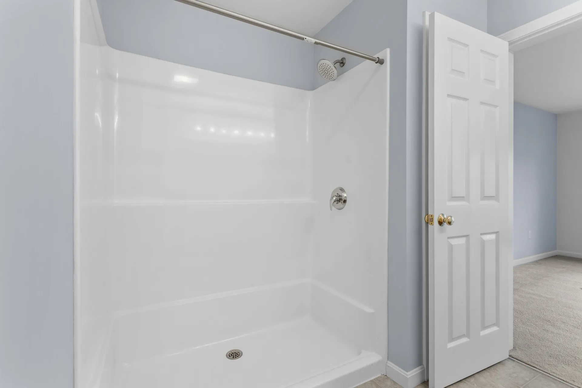 8 Canterberry Court Hudson NH 03051