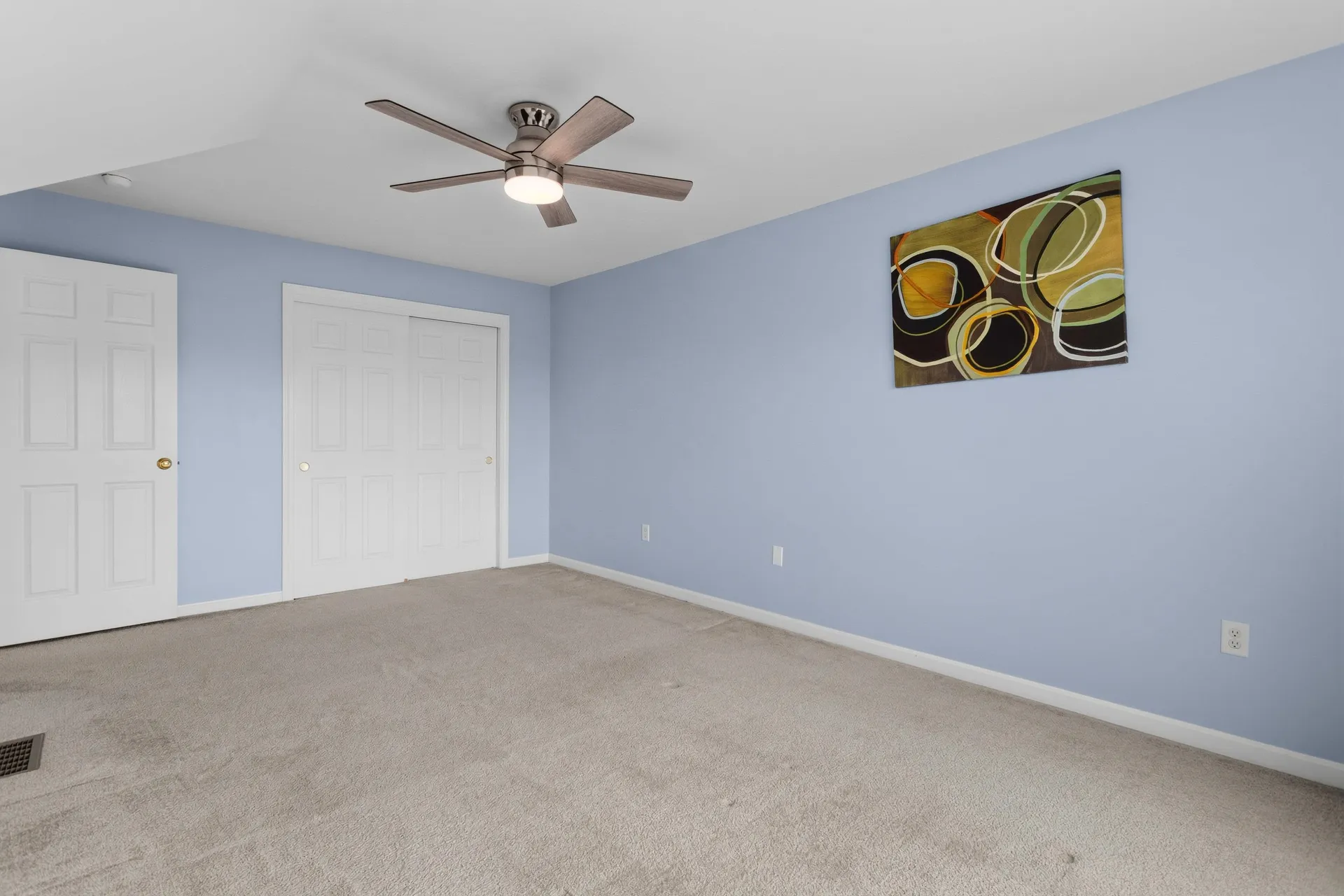 8 Canterberry Court Hudson NH 03051