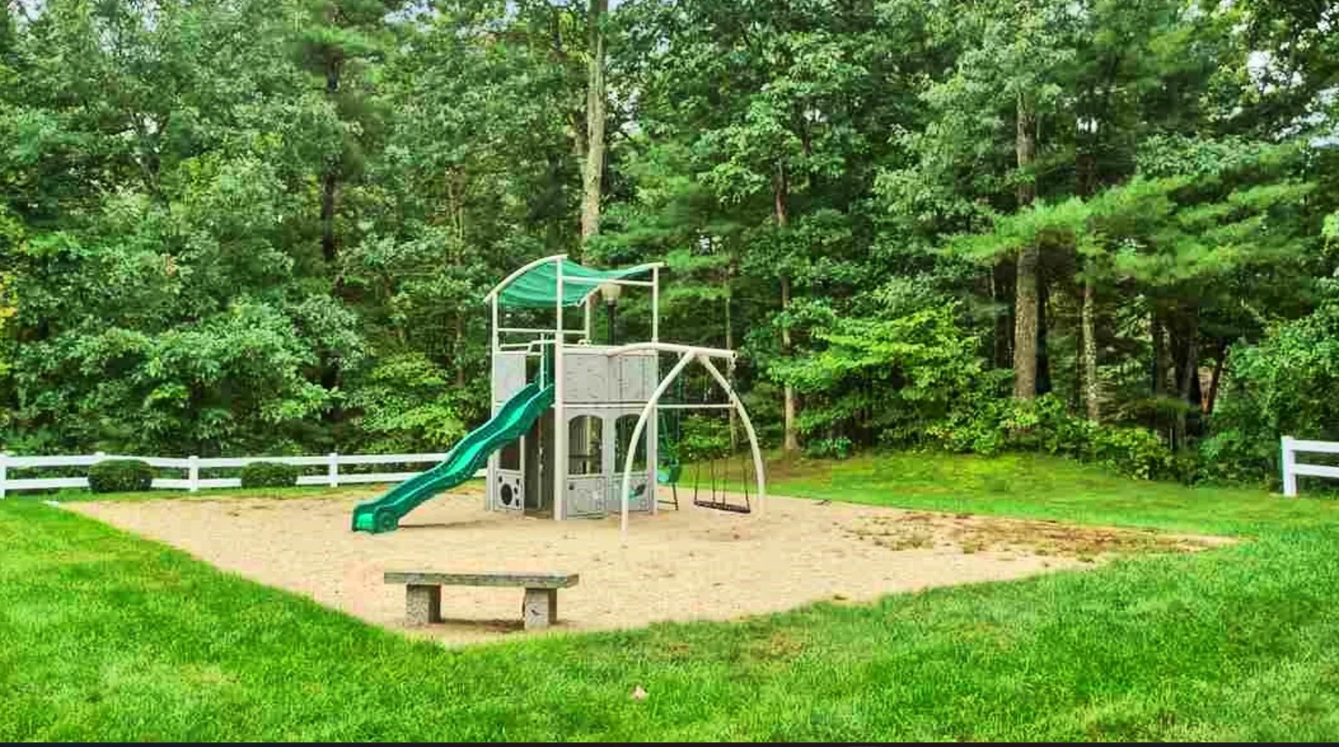 8 Canterberry Court Hudson NH 03051