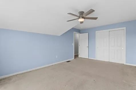 8 Canterberry Court Hudson NH 03051