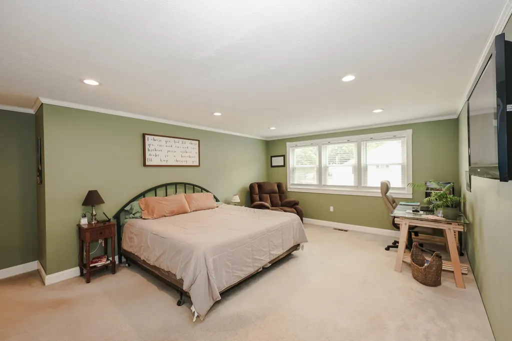 3 Tracey Avenue Nashua NH 03063