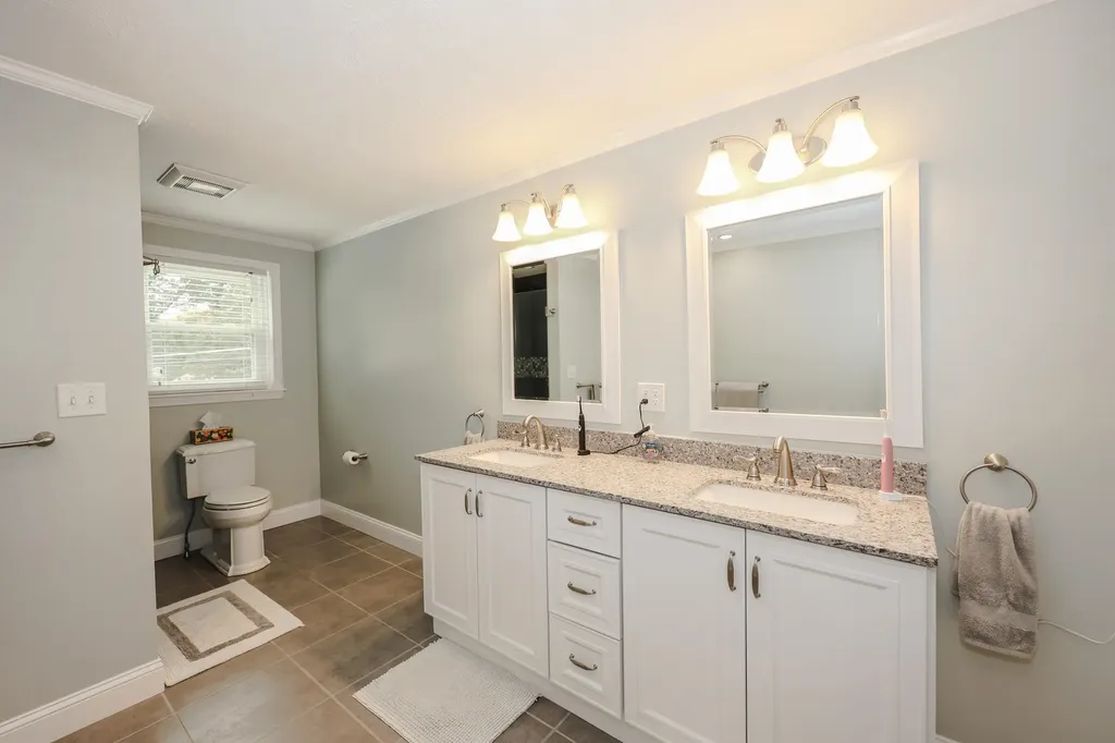 3 Tracey Avenue Nashua NH 03063