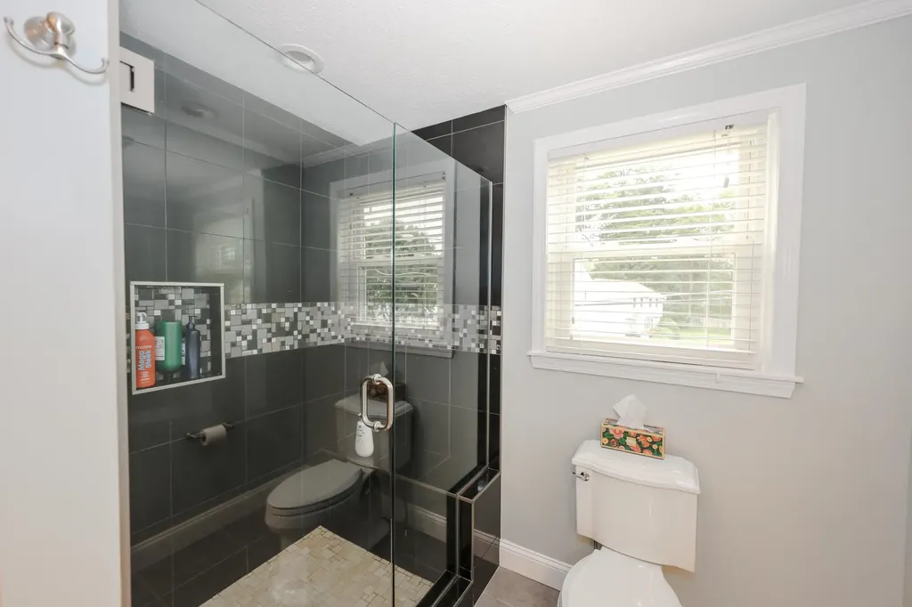 3 Tracey Avenue Nashua NH 03063