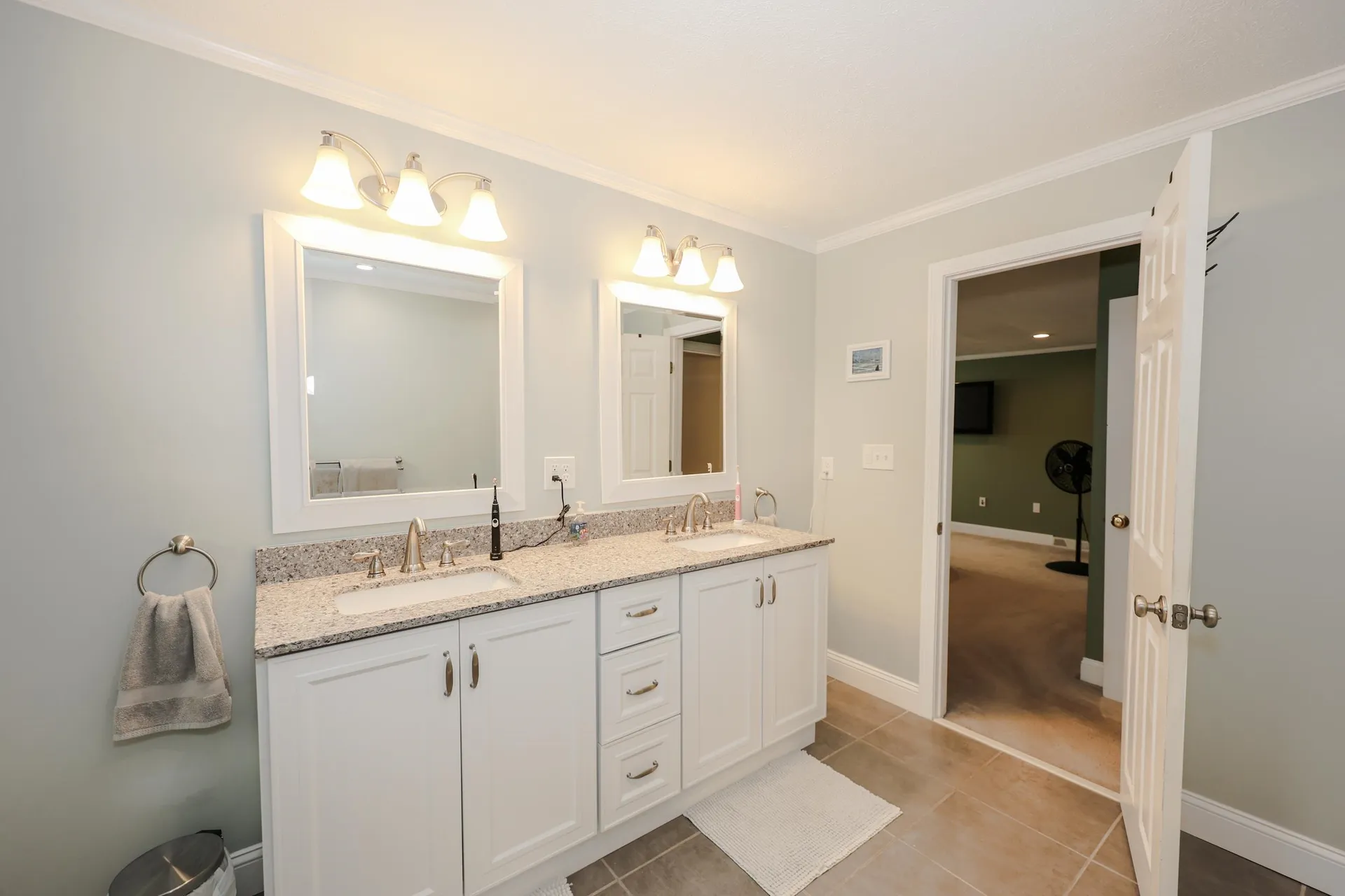 3 Tracey Avenue Nashua NH 03063