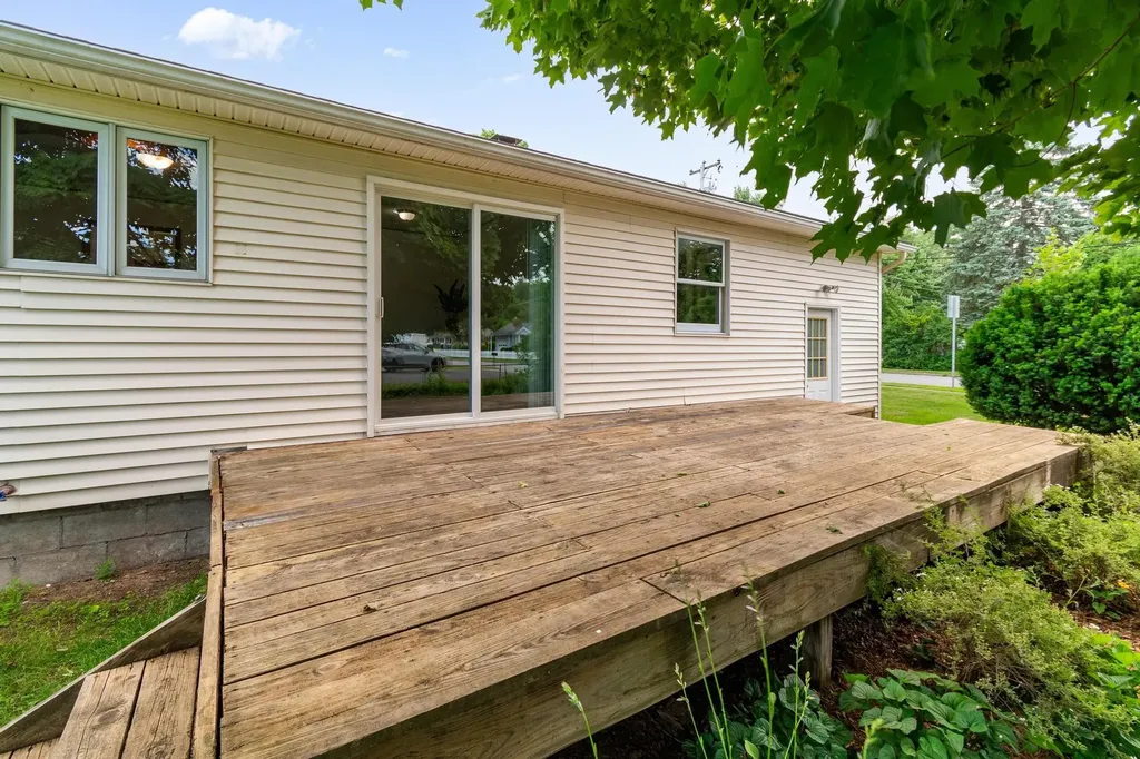 85 Jericho Road Essex VT 05452