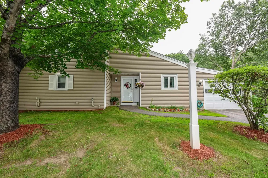 82 Winterwood Drive Londonderry NH 03053