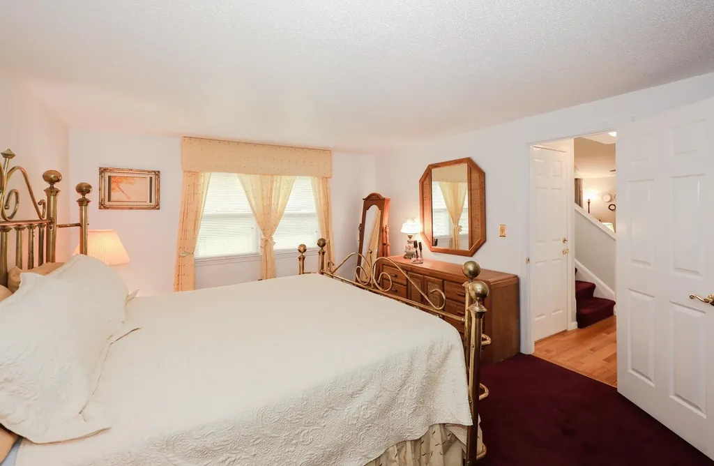 82 Winterwood Drive Londonderry NH 03053