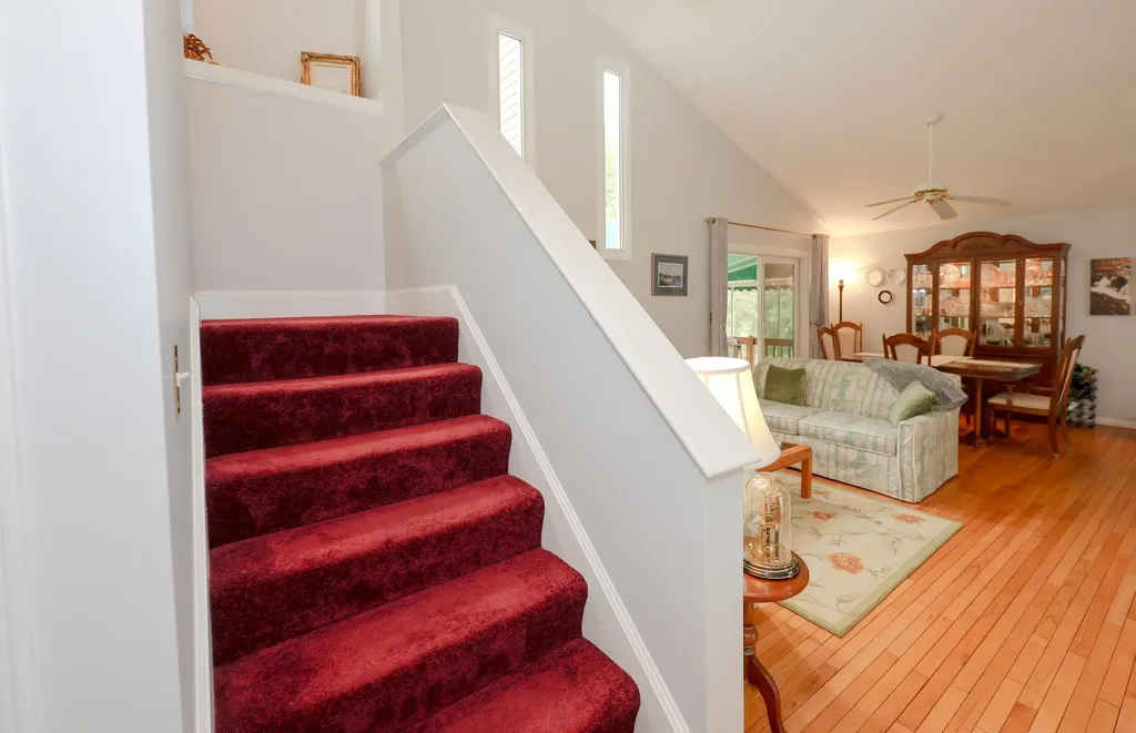82 Winterwood Drive Londonderry NH 03053