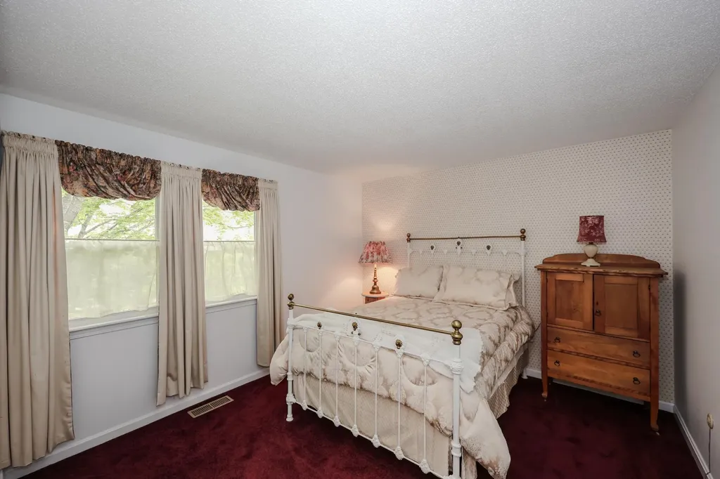 82 Winterwood Drive Londonderry NH 03053