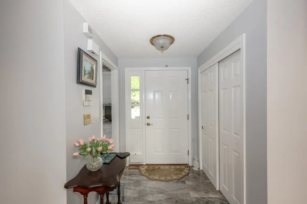 82 Winterwood Drive Londonderry NH 03053