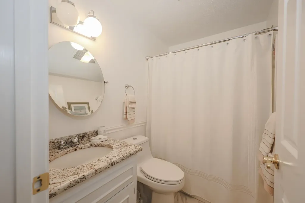 82 Winterwood Drive Londonderry NH 03053