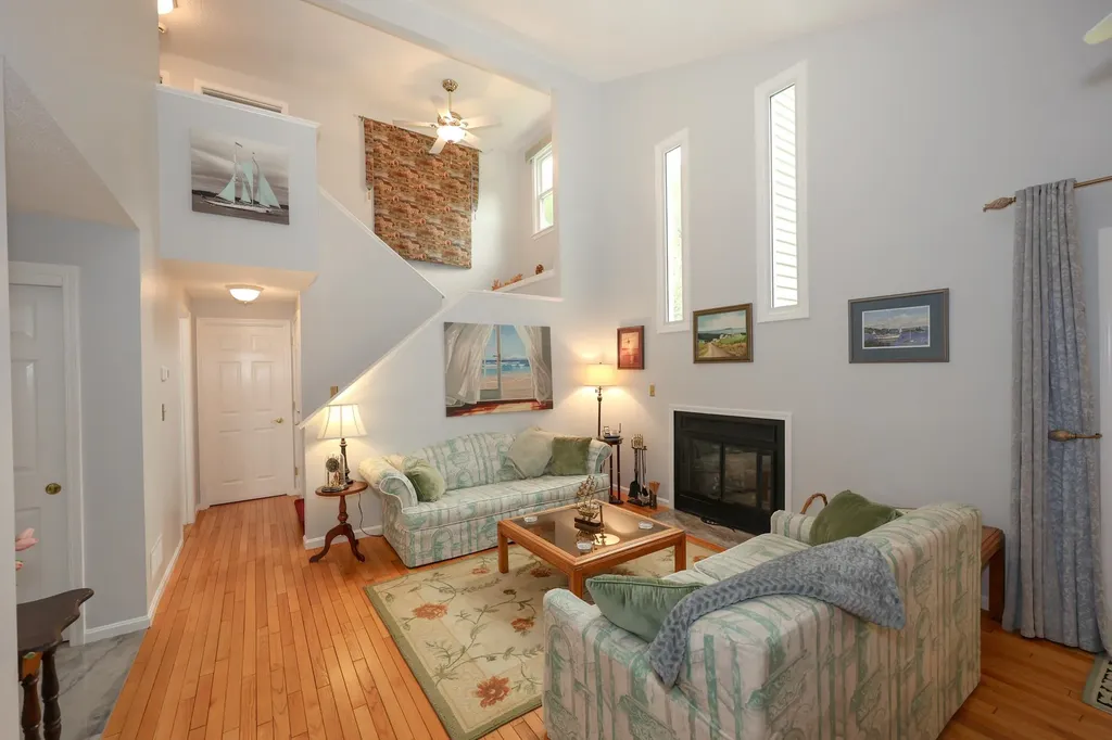 82 Winterwood Drive Londonderry NH 03053