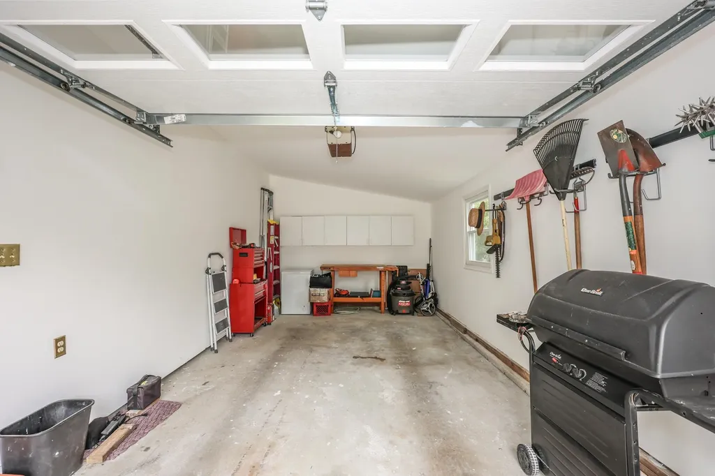 82 Winterwood Drive Londonderry NH 03053