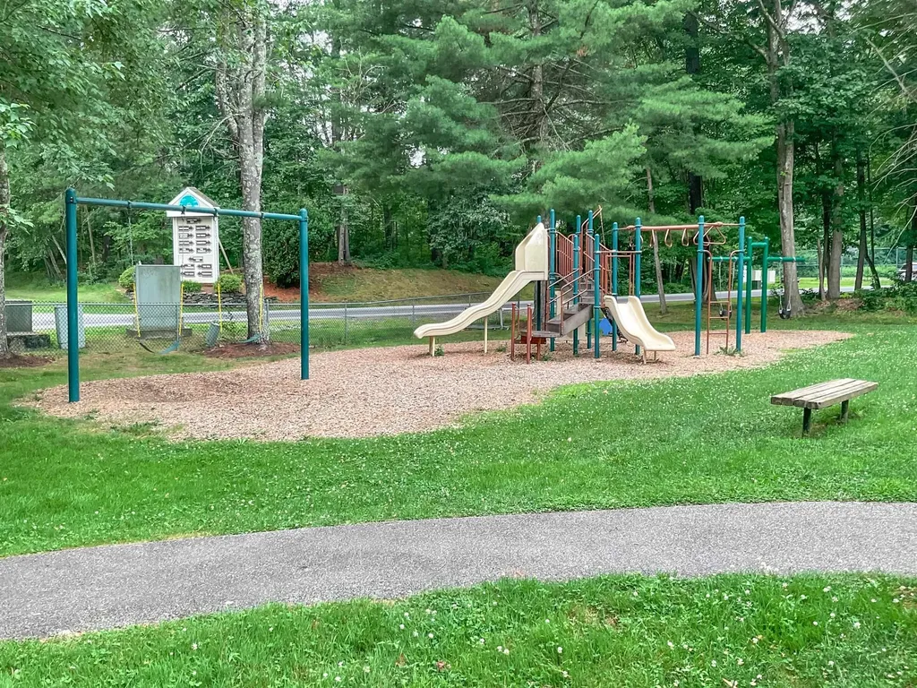 82 Winterwood Drive Londonderry NH 03053