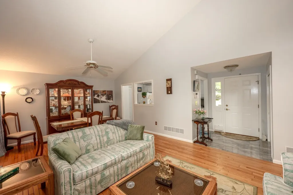 82 Winterwood Drive Londonderry NH 03053