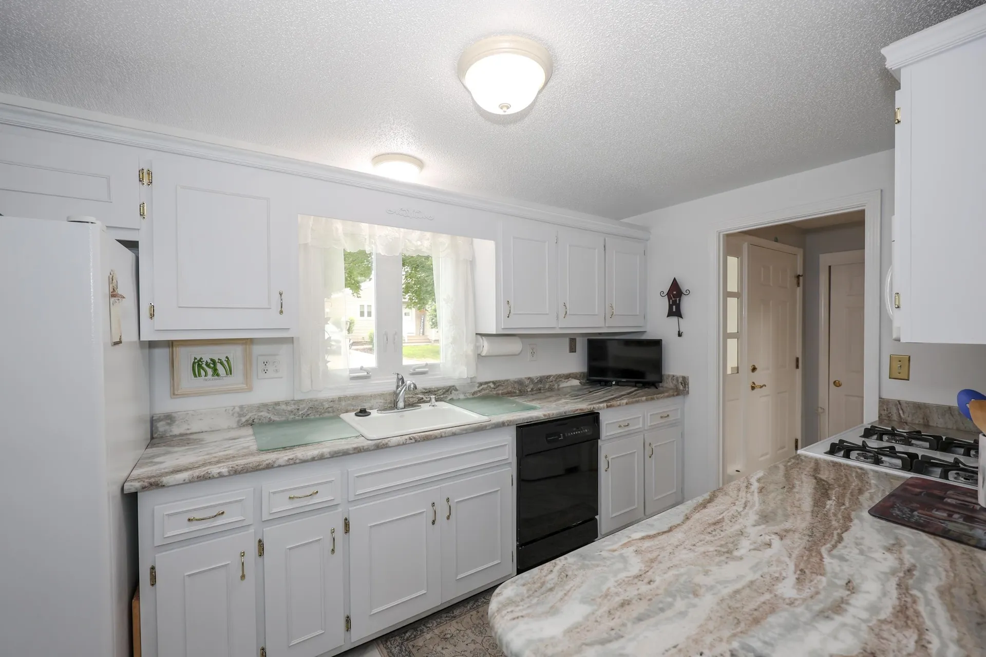 82 Winterwood Drive Londonderry NH 03053