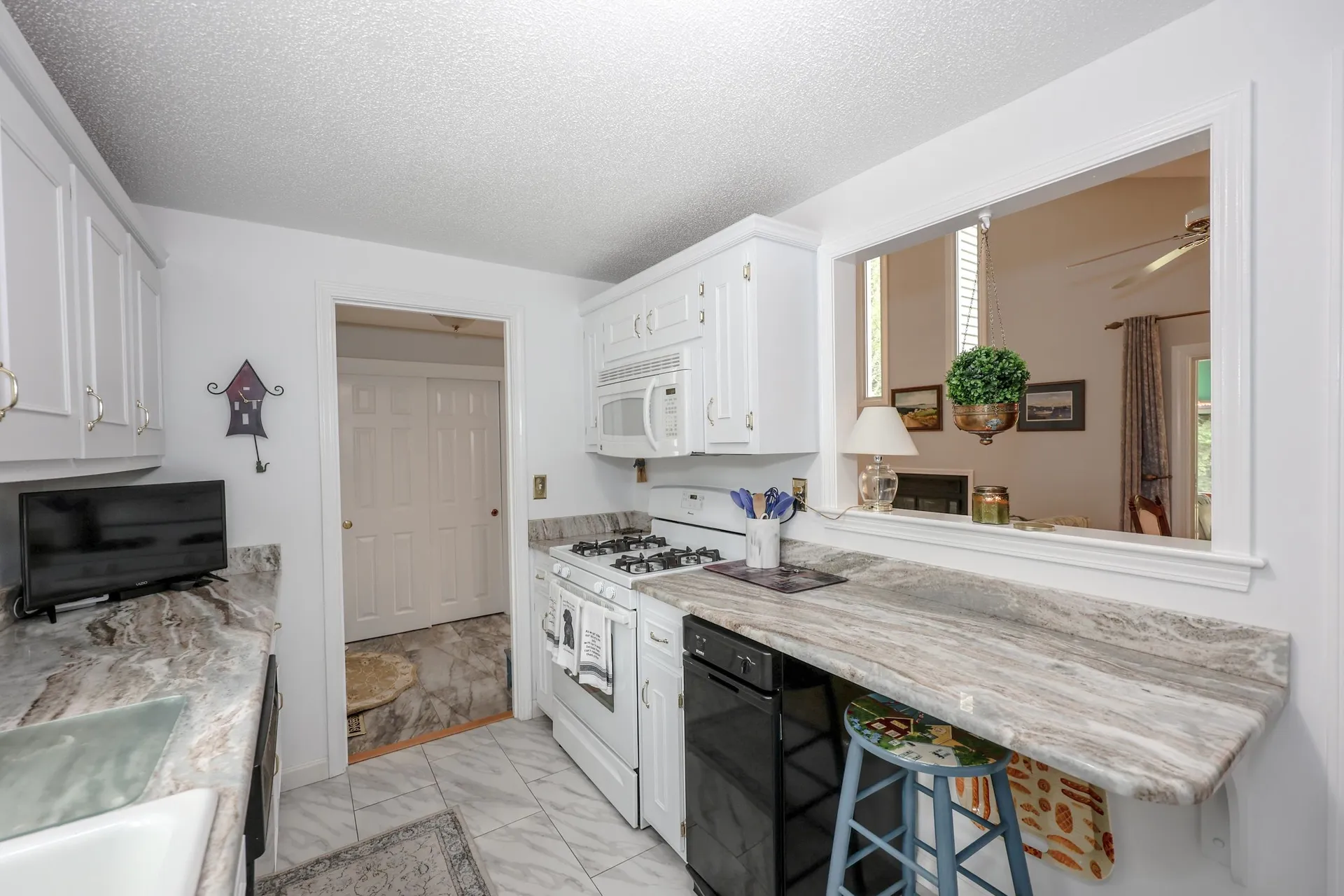 82 Winterwood Drive Londonderry NH 03053
