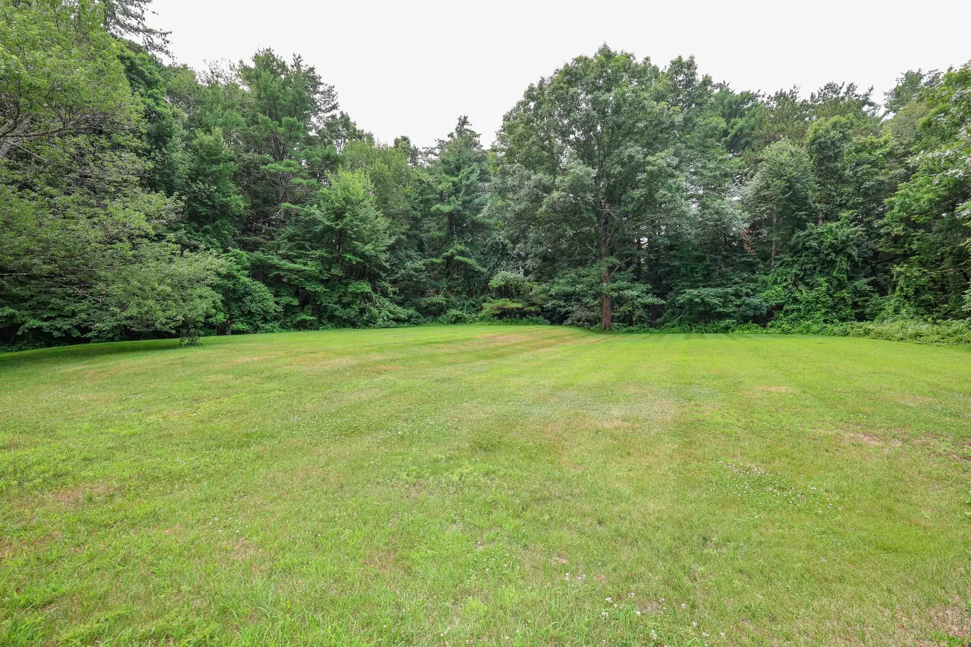 82 Winterwood Drive Londonderry NH 03053