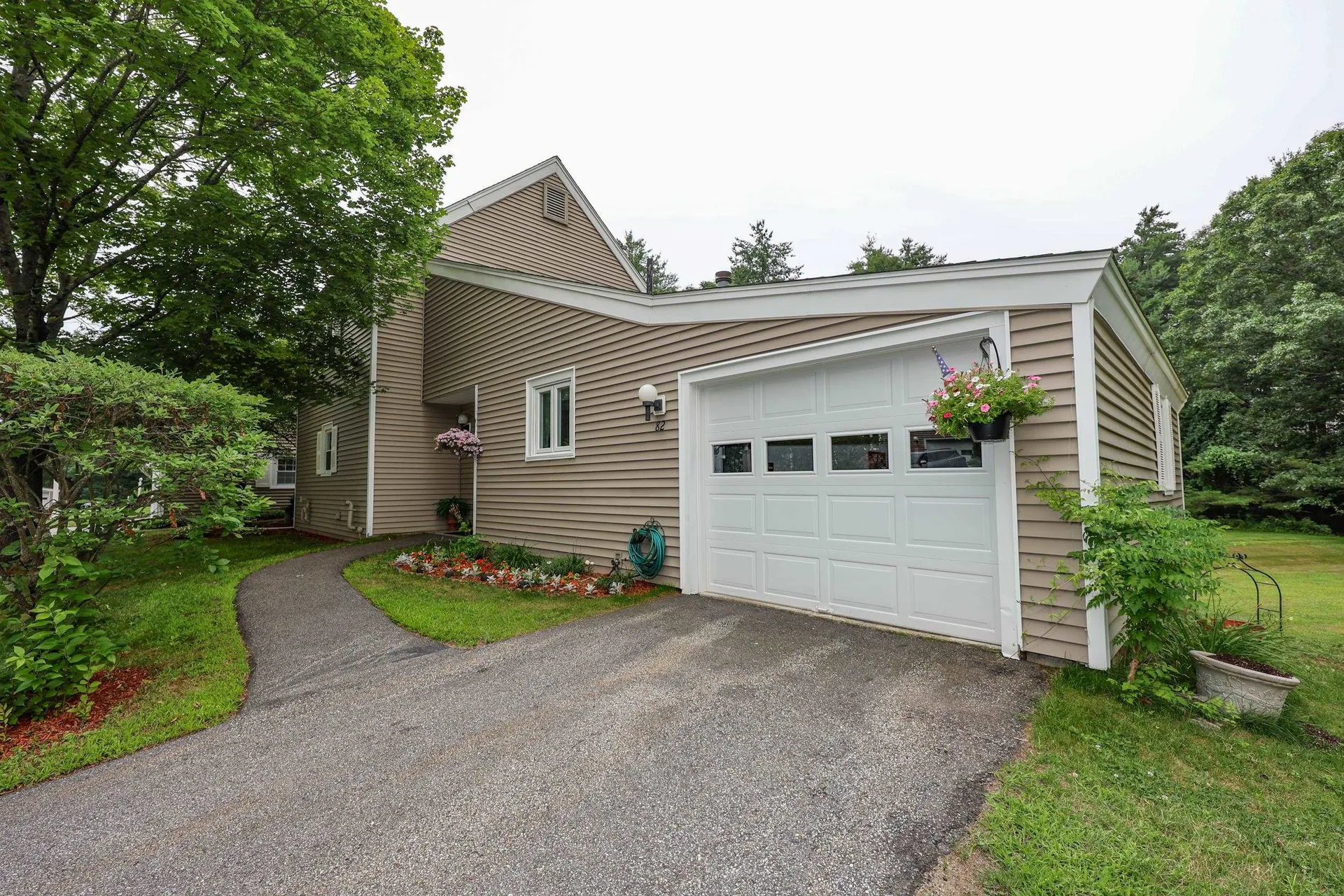 82 Winterwood Drive Londonderry NH 03053