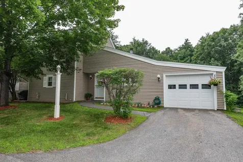 82 Winterwood Drive Londonderry NH 03053