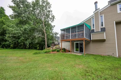 82 Winterwood Drive Londonderry NH 03053