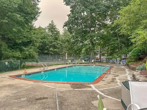82 Winterwood Drive Londonderry NH 03053