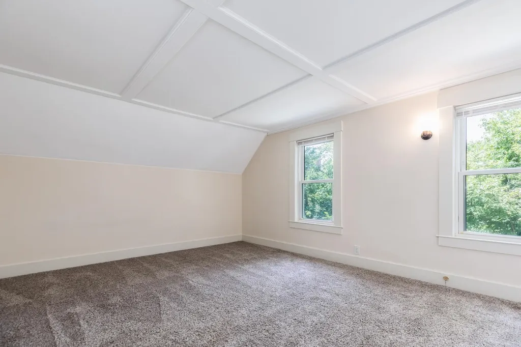 5 Tuttle Court Rochester NH 03839