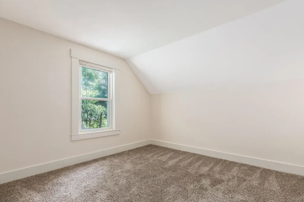 5 Tuttle Court Rochester NH 03839