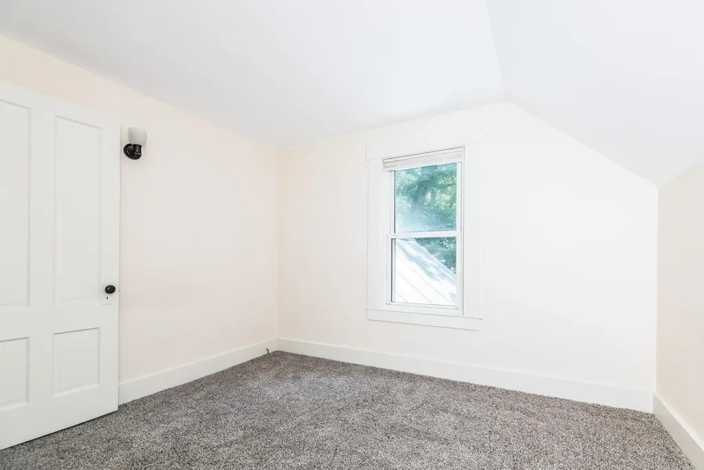5 Tuttle Court Rochester NH 03839