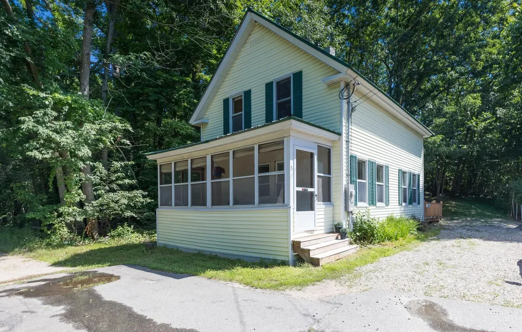 5 Tuttle Court Rochester NH 03839