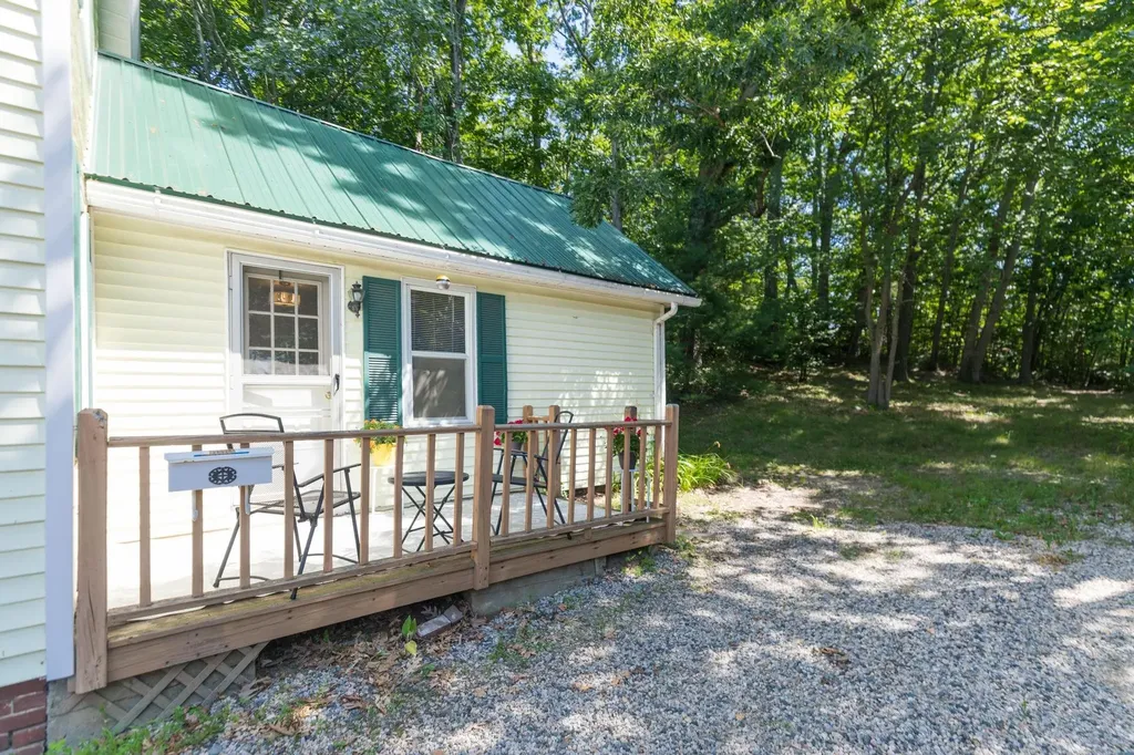 5 Tuttle Court Rochester NH 03839