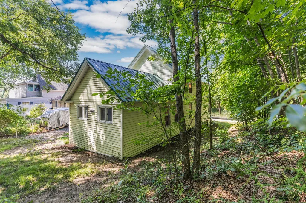 5 Tuttle Court Rochester NH 03839
