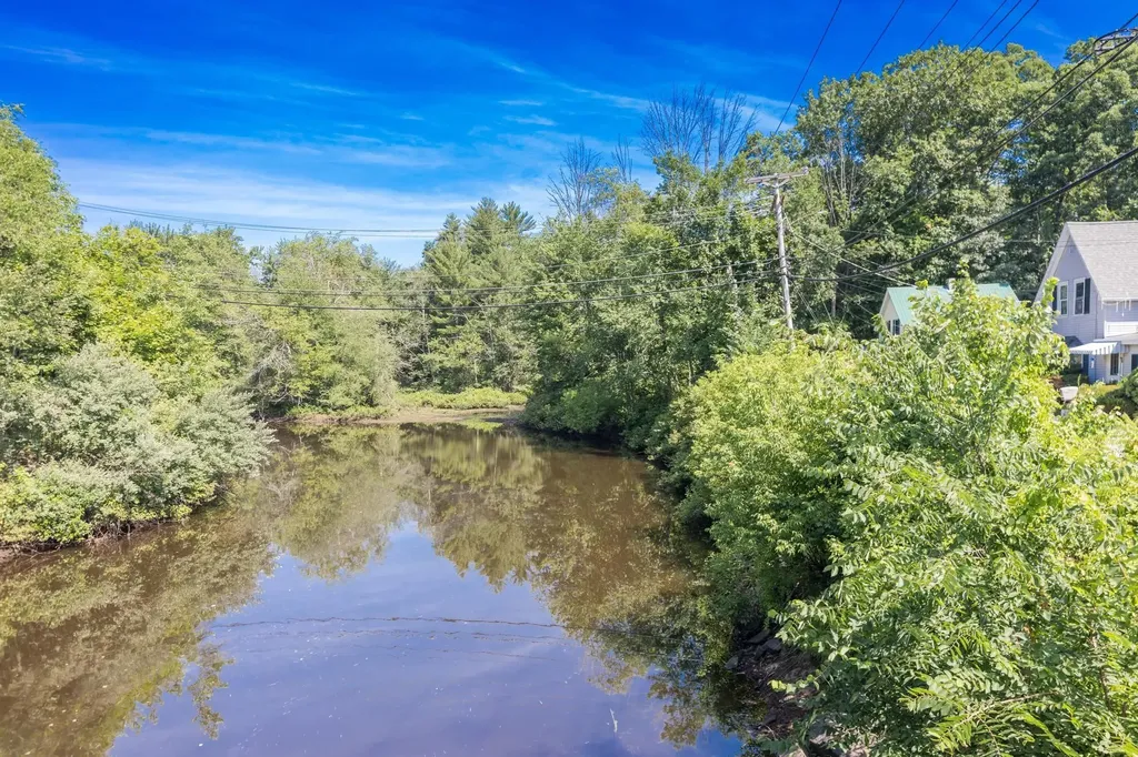 5 Tuttle Court Rochester NH 03839