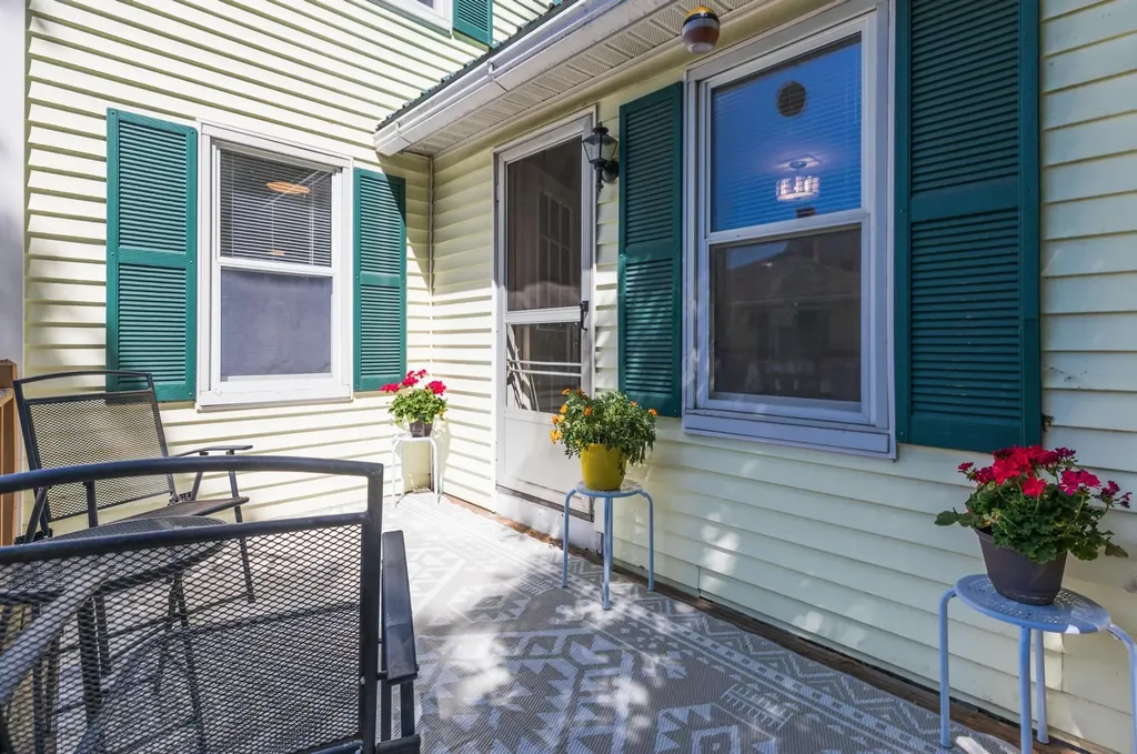 5 Tuttle Court Rochester NH 03839
