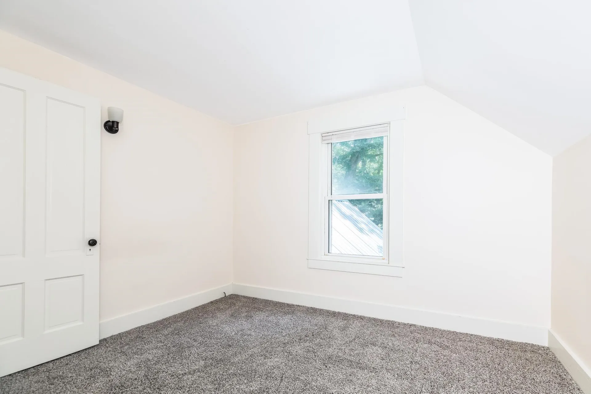 5 Tuttle Court Rochester NH 03839
