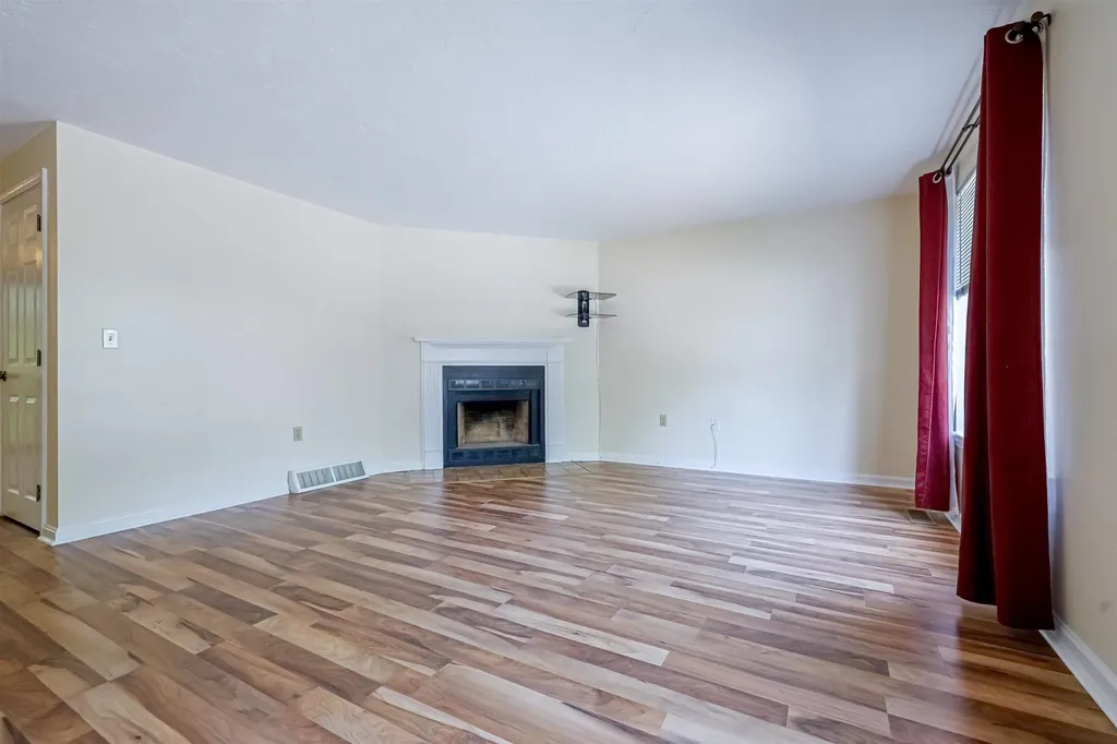 22 Vanden Road Merrimack NH 03054