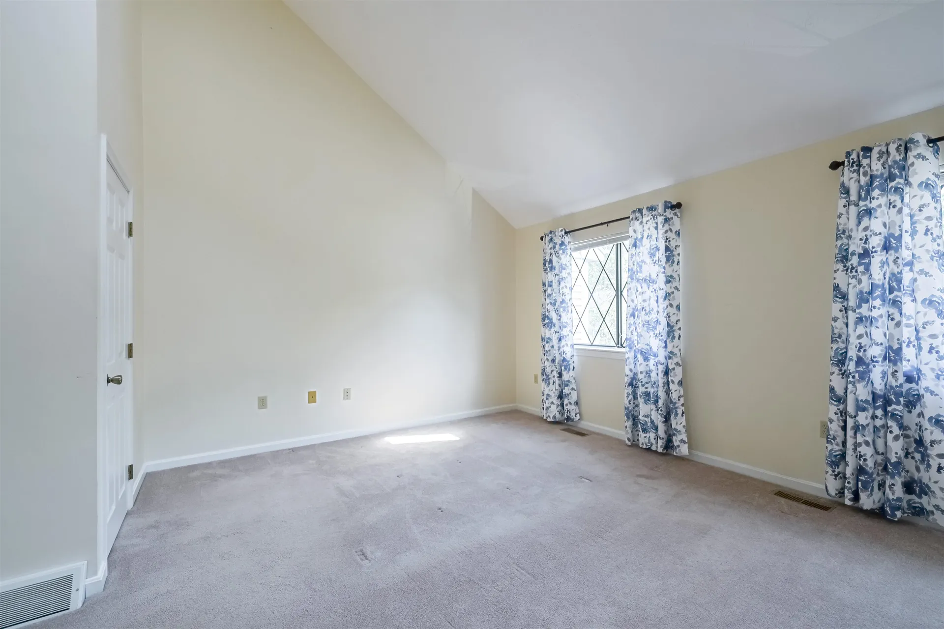 22 Vanden Road Merrimack NH 03054