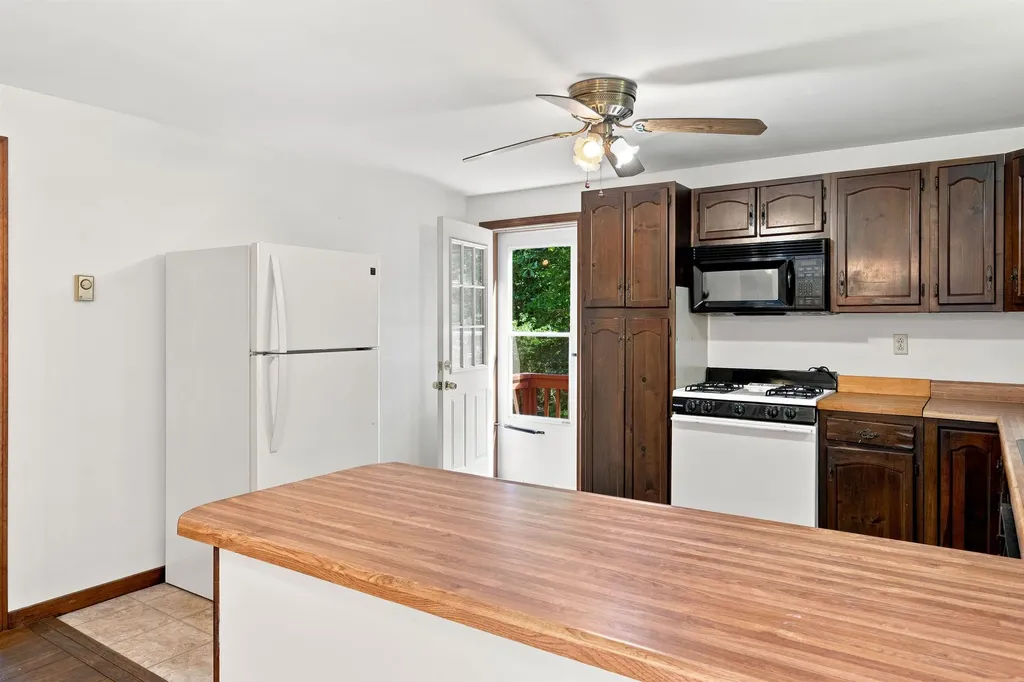 8 Bean Hill Road Belmont NH 03220