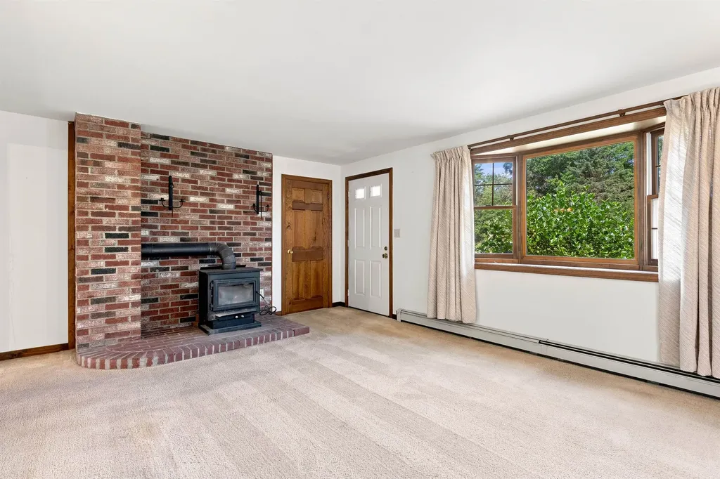 8 Bean Hill Road Belmont NH 03220