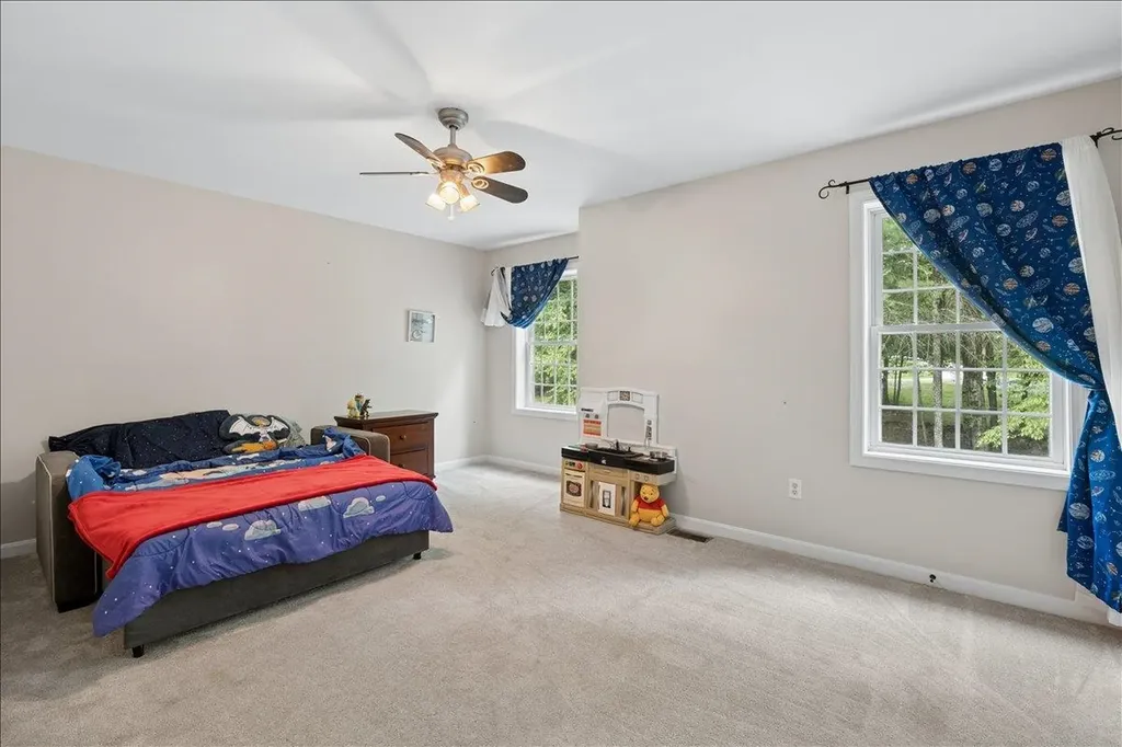 11 Hedman Lane Temple NH 03084