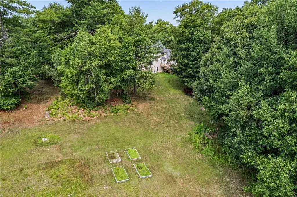 11 Hedman Lane Temple NH 03084