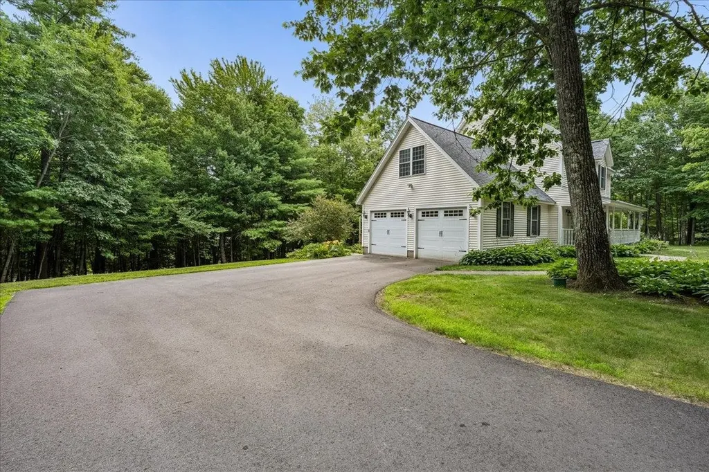 11 Hedman Lane Temple NH 03084