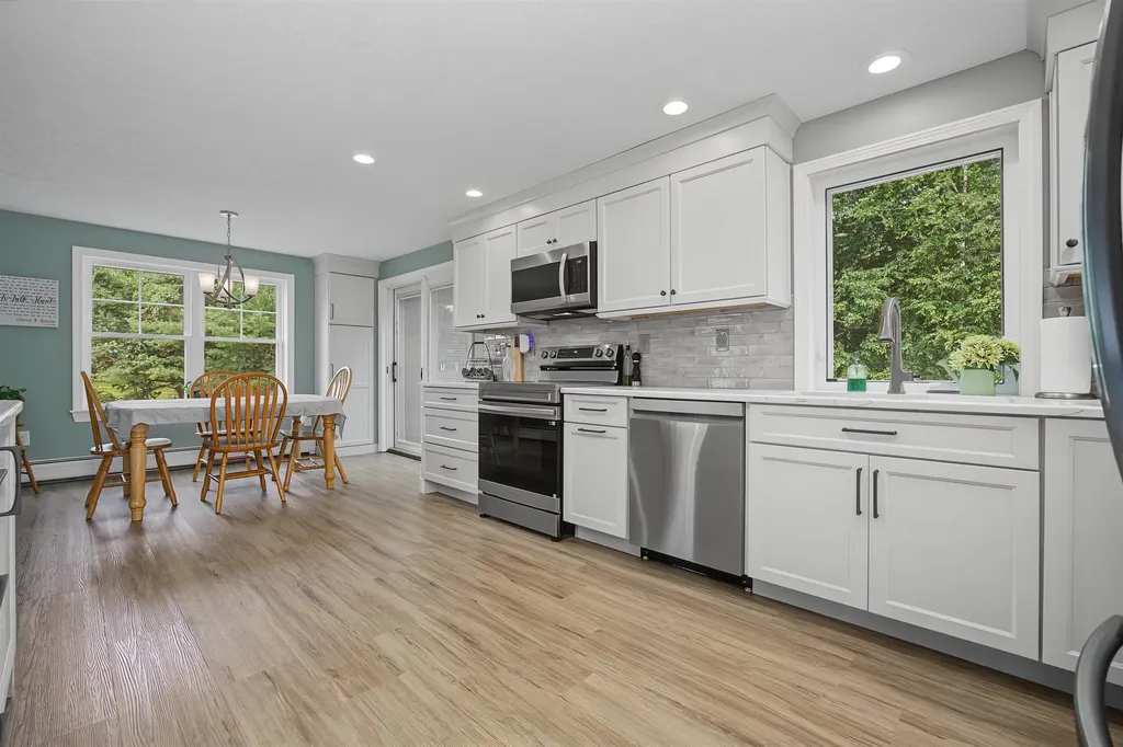 13 Brandy Circle Litchfield NH 03052