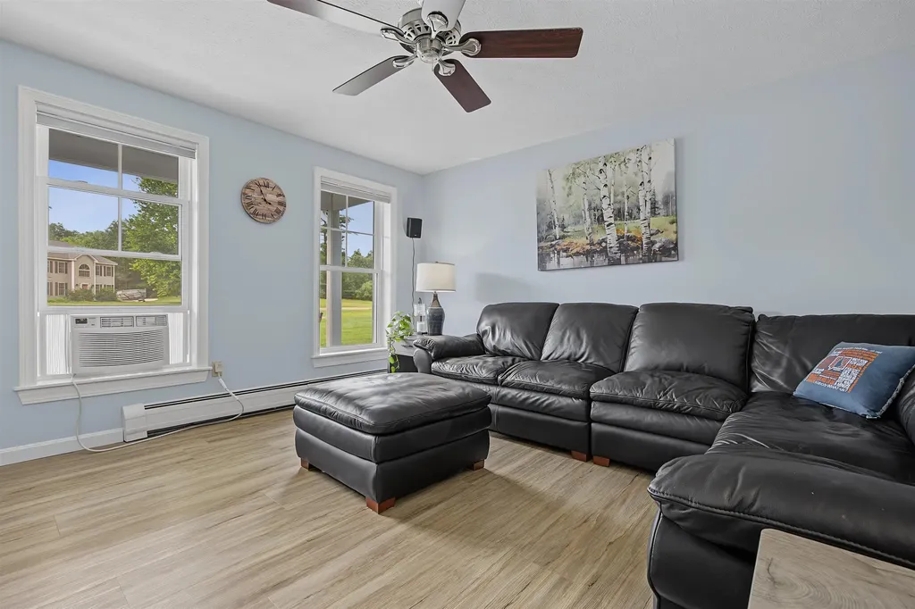 13 Brandy Circle Litchfield NH 03052