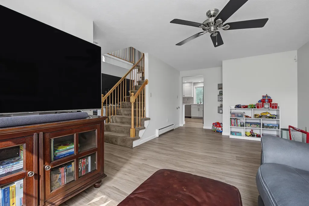 13 Brandy Circle Litchfield NH 03052