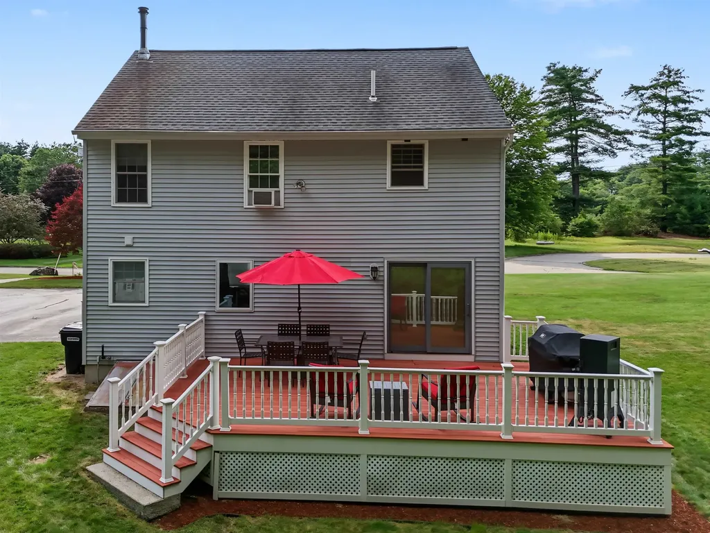 13 Brandy Circle Litchfield NH 03052