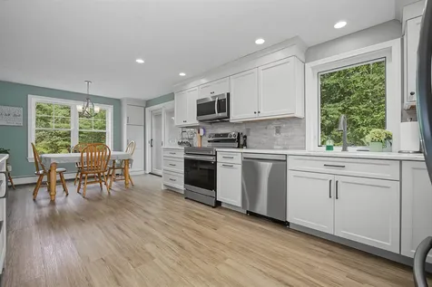 13 Brandy Circle Litchfield NH 03052