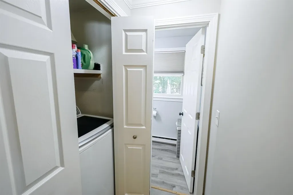 25 R Derryfield Road Derry NH 03038